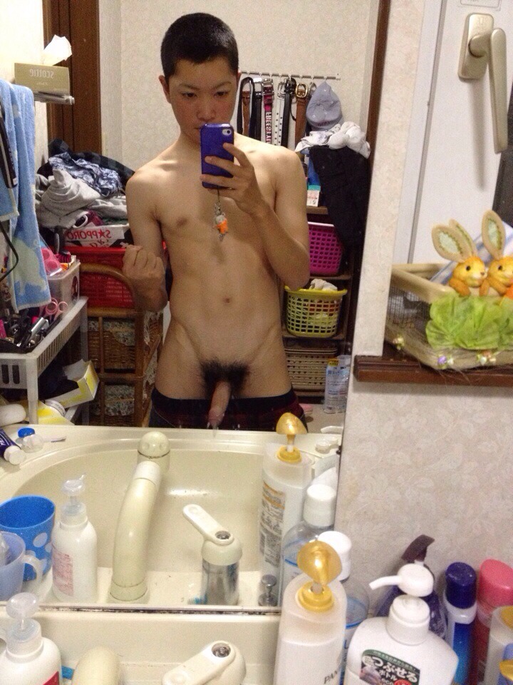 Japanese Gay Boy Self Pic